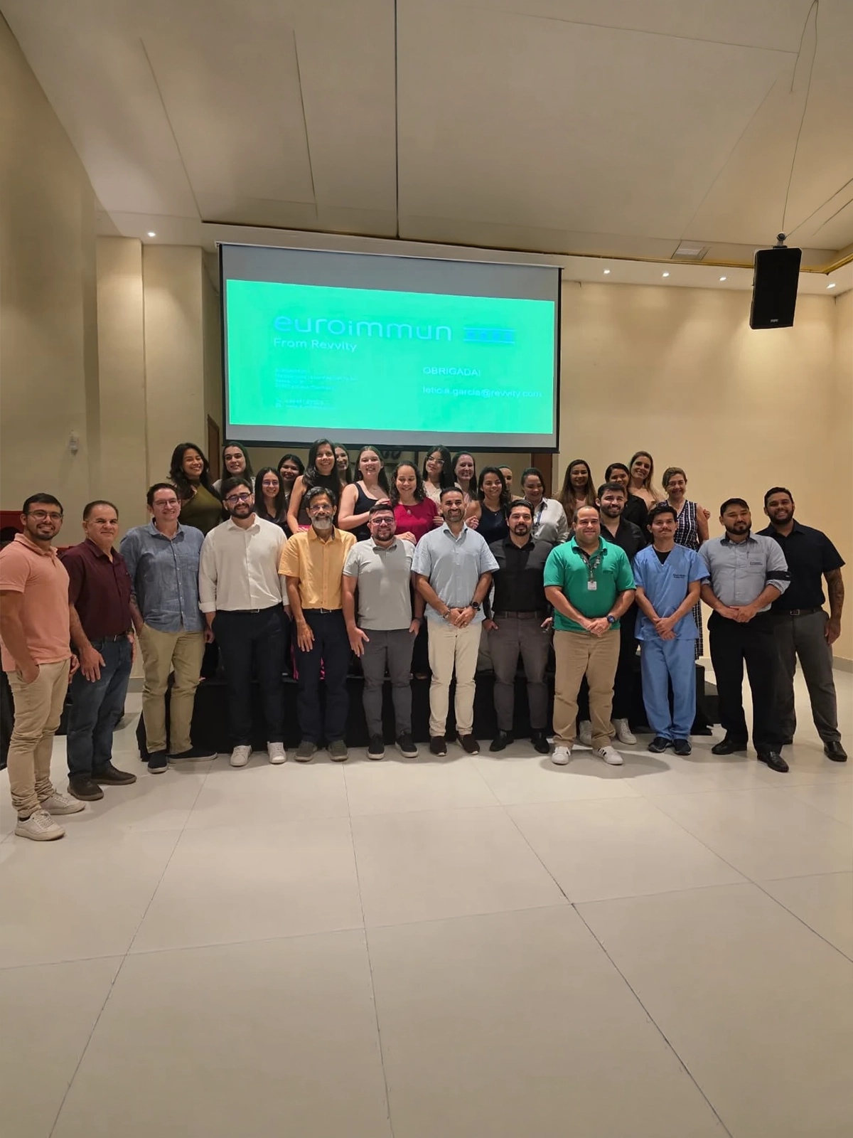 Equipe parceira em treinamento